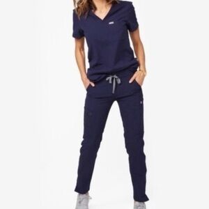 Figs Technical Collection 
Catarina Top Zamora Jogger Sz S Navy Blue